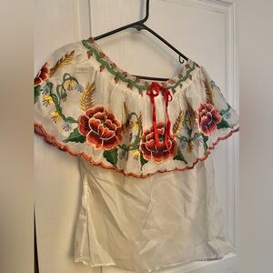 Vintage beautiful embroidered top sz small